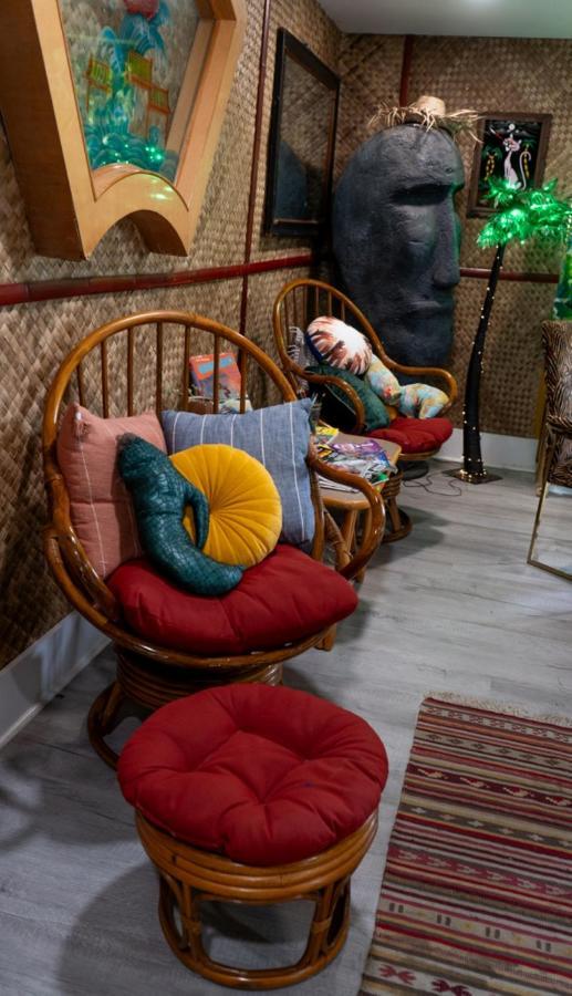 Tropical Tiki Hut Villa Луисвил Екстериор снимка