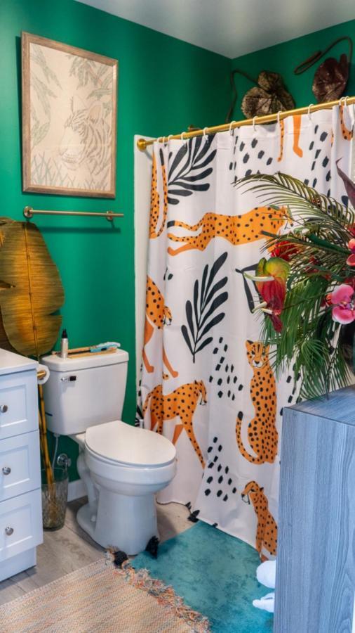 Tropical Tiki Hut Villa Луисвил Екстериор снимка