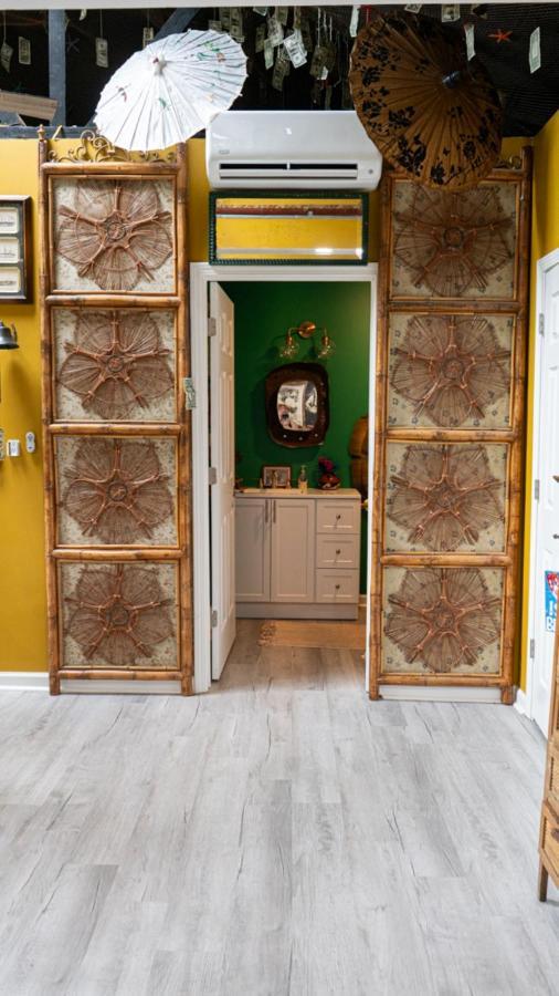 Tropical Tiki Hut Villa Луисвил Екстериор снимка
